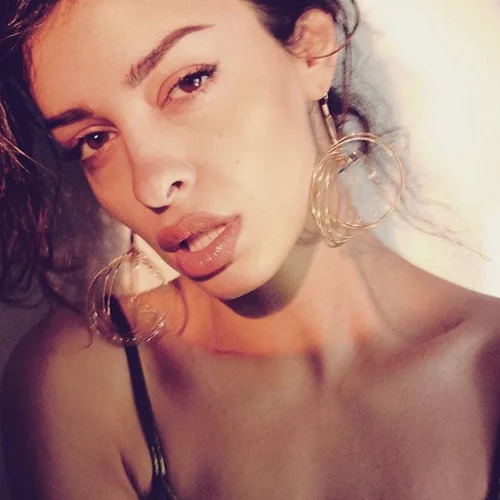 Ελένη Φουρέιρα | Βρίσκεται στο εξωτερικό, αλλά είναι στο πλευρό των πληγέντων