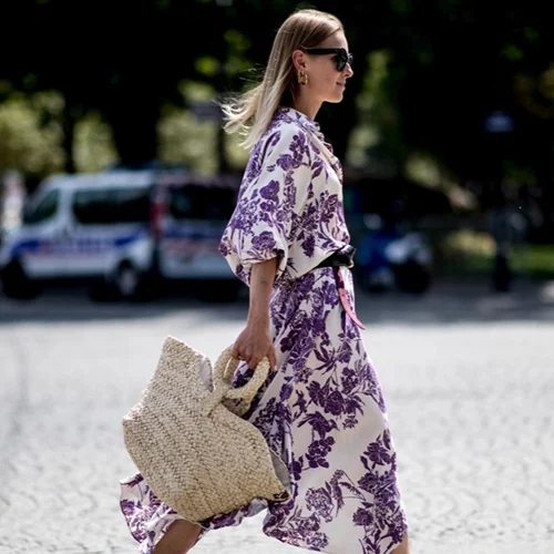 Ψάθινη τσάντα: 9 τρόποι να τη συνδυάσεις τώρα