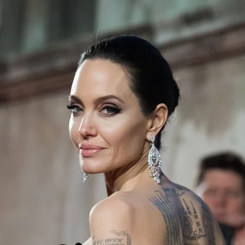 Angelina Jolie | Ο νέος της έρωτας έχει ηλικία 24 ετών και πριγκιπική καταγωγή!