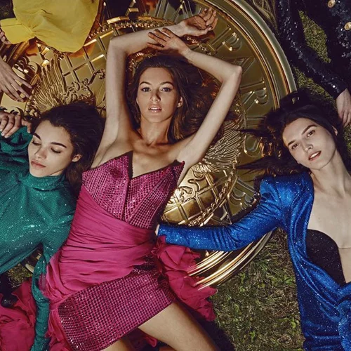 Ο οίκος Balmain υμνεί το ελληνικό καλοκαίρι