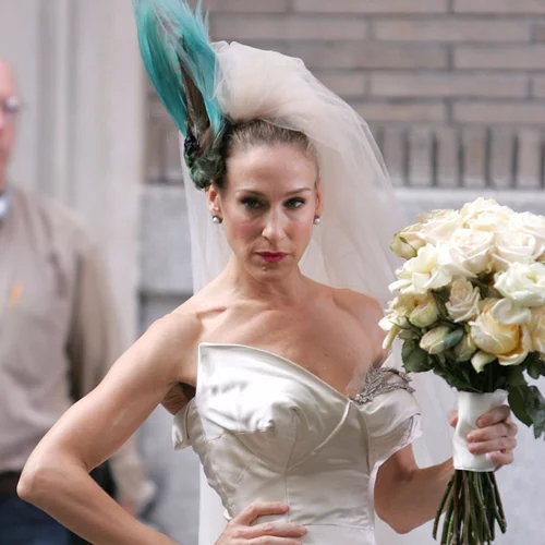 Το SATC επιστρέφει | Αυτά είναι τα 15 πιο iconic hair looks της Carrie Bradshaw