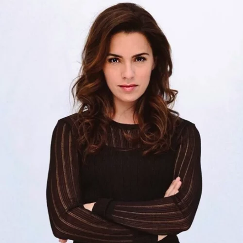 Melia Kreiling | Έφτιαξε καμπάνια αλληλεγγύης για τους πληγέντες!