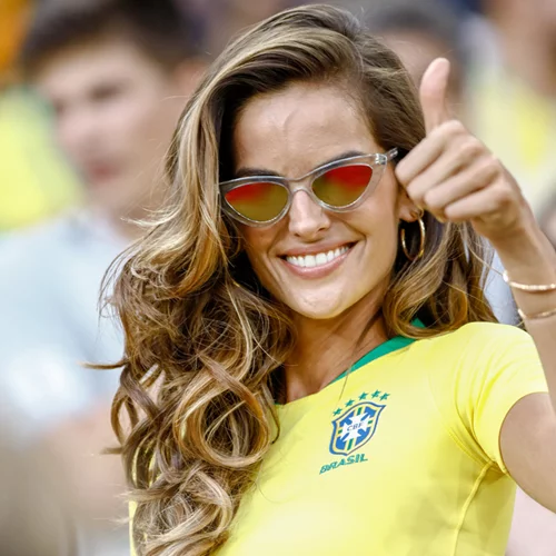 Izabel Goulart | Αρραβωνιάστηκε και πρέπει να δεις το δαχτυλίδι της (ουάου!)