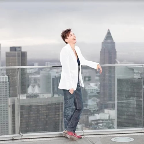 Η Ηρώ και τα “Ταξίδια καλοκαιρινά” στο Arch – café eaterie