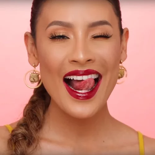 Τα beauty tutorials που θέλουμε να βλέπουμε ξανά και ξανά