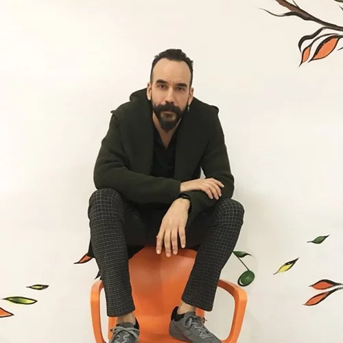 Πάνος Μουζουράκης | H απίστευτη μεταμόρφωσή του για το Mamma Mia!