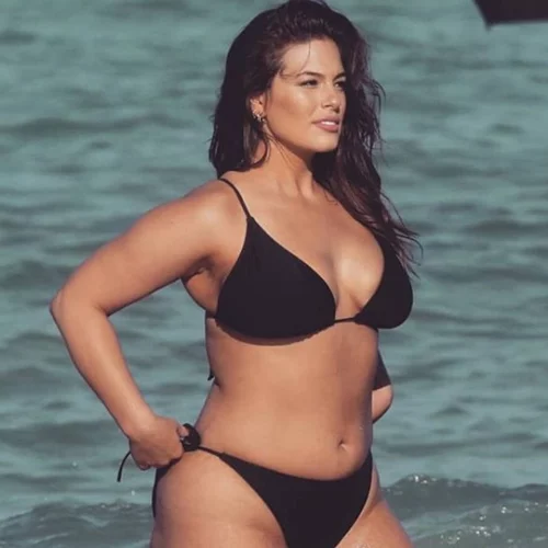 Βρήκαμε τα μαγιό που θα λατρέψει κάθε κορίτσι με καμπύλες