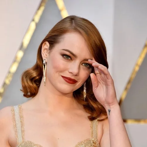 Emma Stone και Rachel Weisz πρωταγωνιστούν στη νέα ταινία του Γιώργου Λάνθιμου