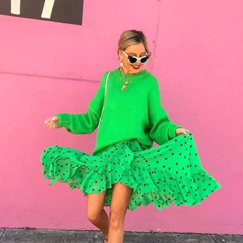 Μα τι έχουν πάθει όλες μ' αυτή τη φούστα;