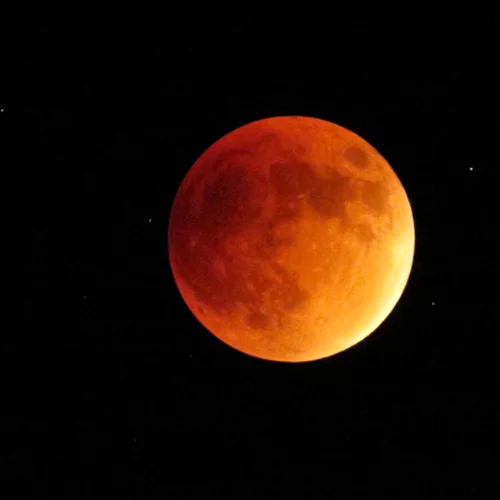 Blood Moon | Έρχεται η μεγαλύτερη έκλειψη σελήνης του 21ου αιώνα