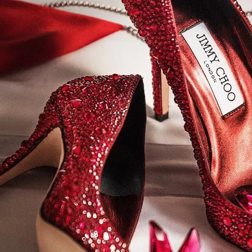 Βρήκαμε τα πιο ωραία παπούτσια για τη νύφη που δε θέλει να φορέσει κλασικά bridal shoes