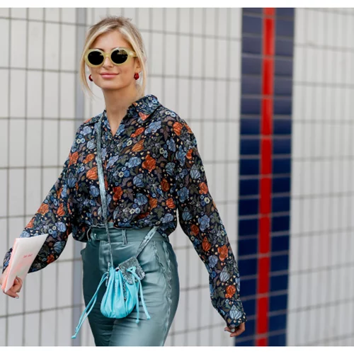 Πώς θα φορέσεις τα πολύχρωμα prints φέτος με τον πιο κομψό τρόπο - ακόμη και στην πόλη!