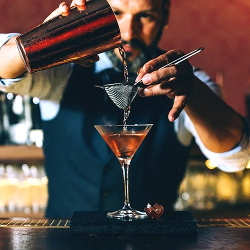 Τα πιο νόστιμα παγωμένα cocktails γι' αυτό το καλοκαίρι