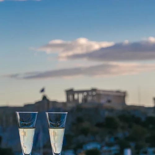 Full moon party στη βεράντα της ανακαινισμένης Προεδρικής σουίτας του NJV Athens Plaza