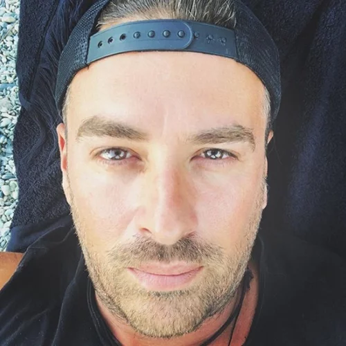 Γιάννης Αϊβάζης | Έκανε αγωγή σε follower για τις αβάσιμες κατηγορίες του!