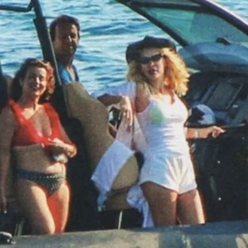 Ελένη Μενεγάκη | Με τον Μάκη Παντζόπουλο & τα παιδιά της εν πλω