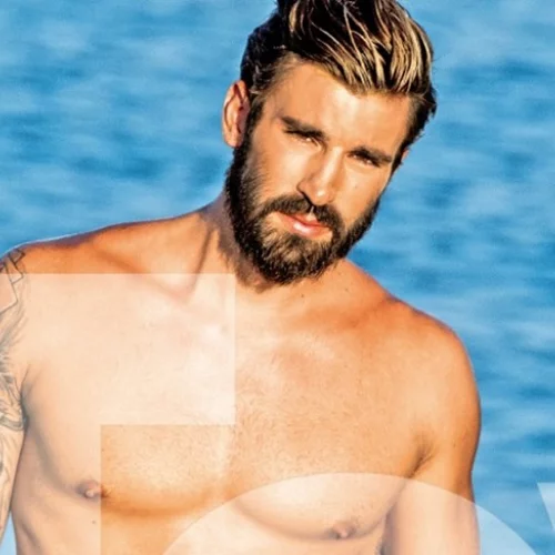 Ηλίας Γκότσης | Ποζάρει με μαγιό & αφήνει αιχμές εναντίον του Ντάνου