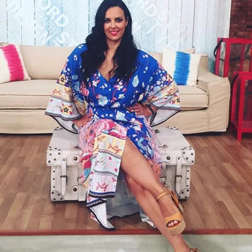 Όλγα Λαφαζάνη | Δες το γιο της να κοιμάται στην αγκαλιά της!