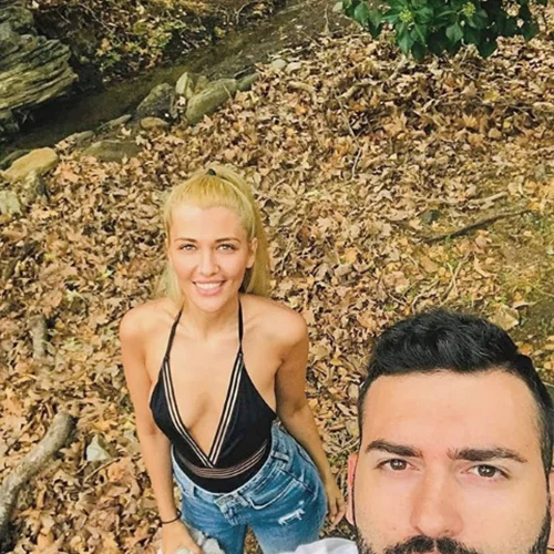 Θοδωρής Μισόκαλος | Καλοκαιρινές στιγμές με τη σύντροφό του στην Άνδρο