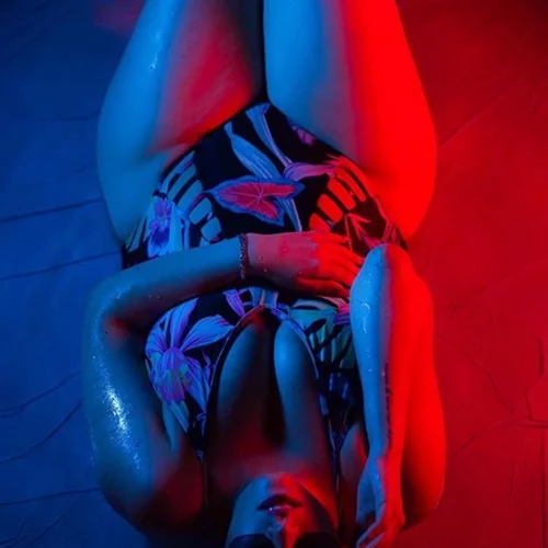 Δες τα πιο ωραία μαγιό της σεζόν και μάλιστα φορεμένα σε αληθινά σώματα