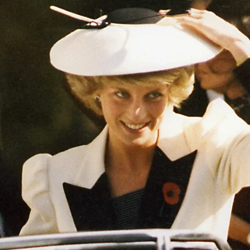 Πώς κατάφερε η Diana να γίνει ένα από τα πιο σημαντικά fashion icons όλων των εποχών;