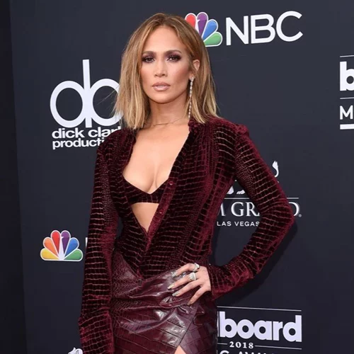 H Jennifer Lopez έκανε μια εμφάνιση που μας προβλημάτισε