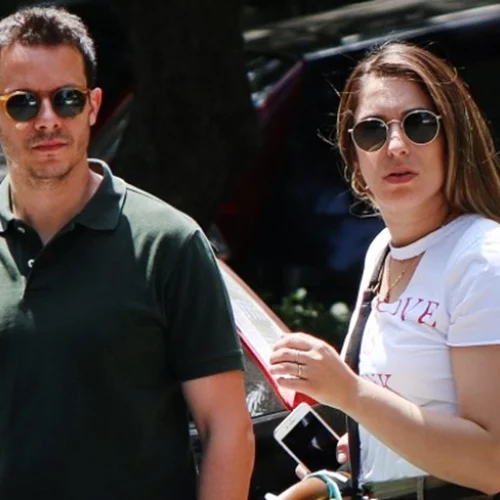 Αντιγόνη Ψυχράμη & Δημήτρης Μακαλιάς- Βόλτα στην Αθήνα με τον γιο τους!