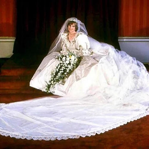 Πριγκίπισσα Diana: Όλη η αλήθεια για το δεύτερο (κρυφό) νυφικό του γάμου της