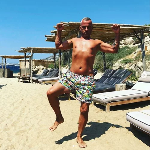 Eros Ramazzotti | Συνεχίζει τις διακοπές στη Μύκονο με την οικογένειά του