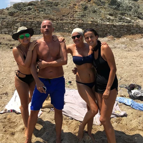 Eros Ramazzotti | Στη Μύκονο για διακοπές με την οικογένειά του