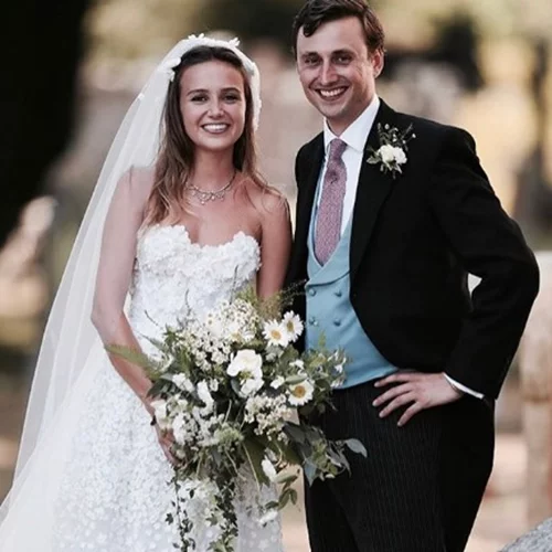 Είδαμε την Meghan Markle σαν καλεσμένη στον γάμο αλλά τη νύφη όχι! Κι όμως, το νυφικό της ήταν τέλειο