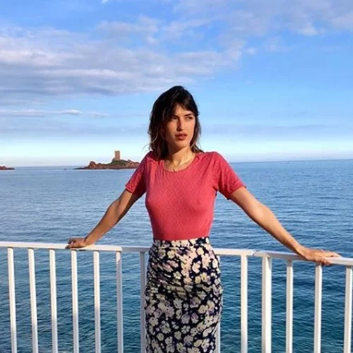 Κι όμως υπάρχει κάτι που δε φορούν οι Γαλλίδες αλλά φορούν συνέχεια οι Ελληνίδες