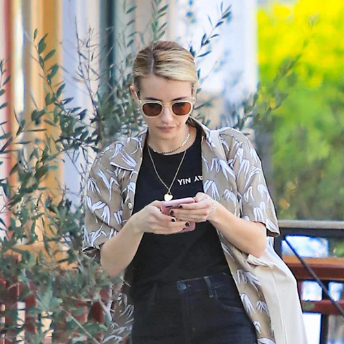 Emma Roberts | Φόρεσε το τέλειο μεταβατικό outfit