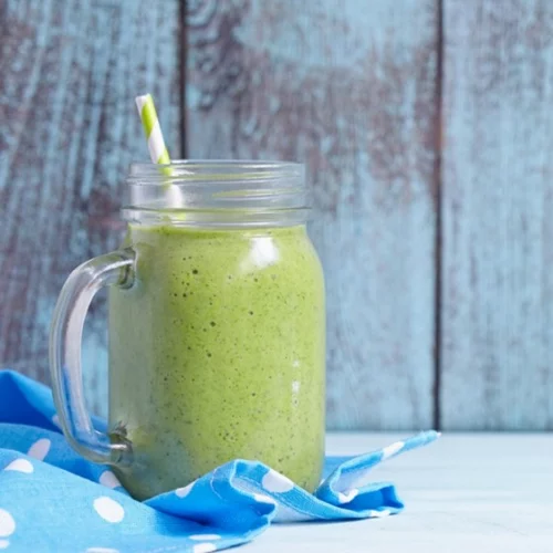 Flat Belly τώρα: 3 συνταγές για επίπεδη κοιλιά (το smoothie, το τοστ, η βρόμη)