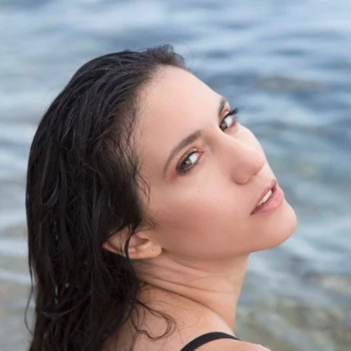 Ελένη Βαΐτσου | Απολαμβάνει το καλοκαίρι και φωτογραφίζεται topless