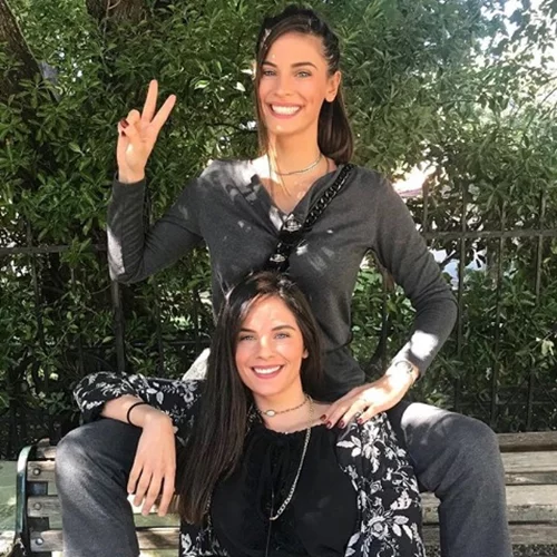 Ελίνα Μπόμπα | Αυτή είναι η όμορφη αδερφή της Χριστίνας Μπόμπα