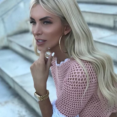 Κατερίνα Καινούργιου | Κάνει διακοπές στην Πάρο με τις φίλες της