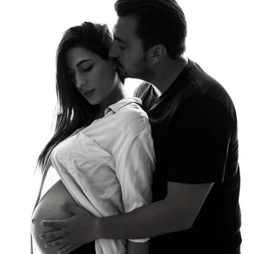 Φλορίντα Πετρουτσέλι | Ο σύζυγος της δημοσίευσε την πρώτη φωτογραφία της κόρης τους