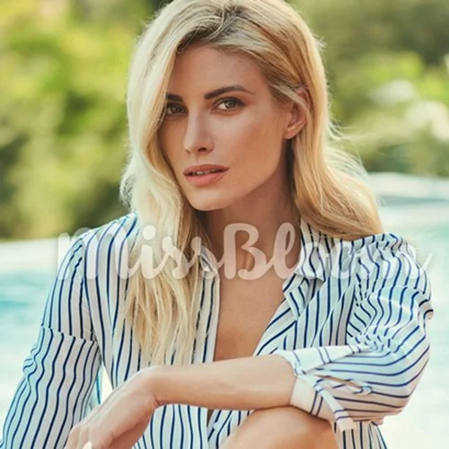 Ευαγγελία Αραβανή | "Ταράζει" τα καταγάλανα νερά της Λευκάδας