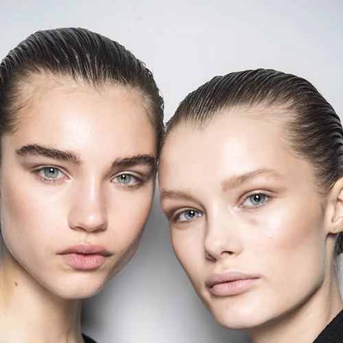 Ποιος είπε ότι μόνο το κόκκινο κραγιόν είναι σέξι;