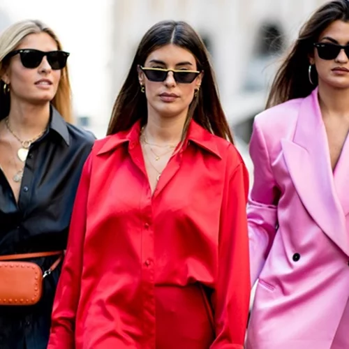 10 επίκαιρες ιδέες για να φορέσεις τα έντονα χρώματα