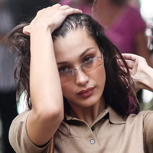 Bella Hadid | Η casual εμφάνιση με δύο κομμάτια (μόνο!)