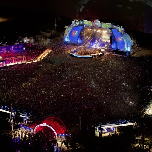 Ένα πάρτι με 70 χιλιάδες κοινού ποιον μπορεί να αφήσει ασυγκίνητο;