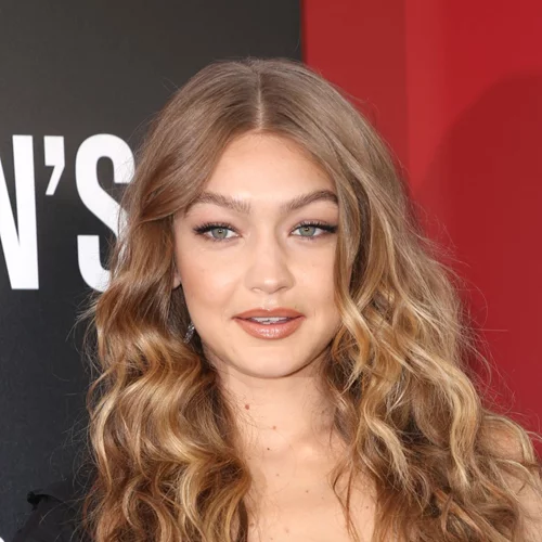 Gigi Hadid: Η φωτογράφηση της για τη Vogue Ιαπωνίας