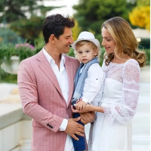 Σάκης Ρουβάς - Κάτια Ζυγούλη |  Το άλμπουμ της βάφτισης του μικρού Απόλλωνα