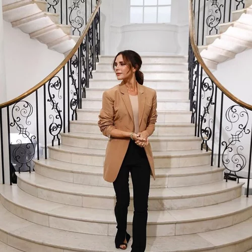 H Victoria Beckham έκλεισε 10 χρόνια στη βιομηχανία της μόδας και το γιόρτασε όπως δε φαντάζεσαι!