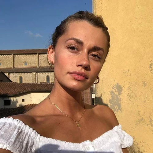 Το νέο λανσάρισμα από Glossier υπόσχεται να εξαφανίσει το σπυράκι σου σε 3 ώρες