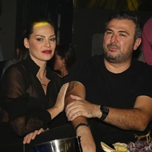 Υβόννη Μπόσνιακ - Αντώνης Ρέμος | Θυμήσου την πρώτη τους δημόσια εμφάνιση