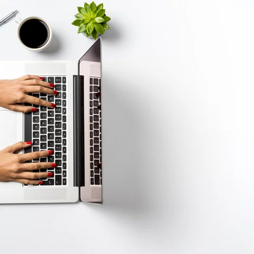 Κάνεις καθιστική εργασία; Με αυτές τις γρήγορες ασκήσεις θα ανακουφιστείς άμεσα