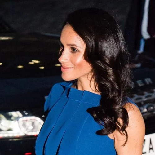 Meghan Markle | Δες την stylish εμφάνισή της που πυροδότησε τις φήμες περί εγκυμοσύνης